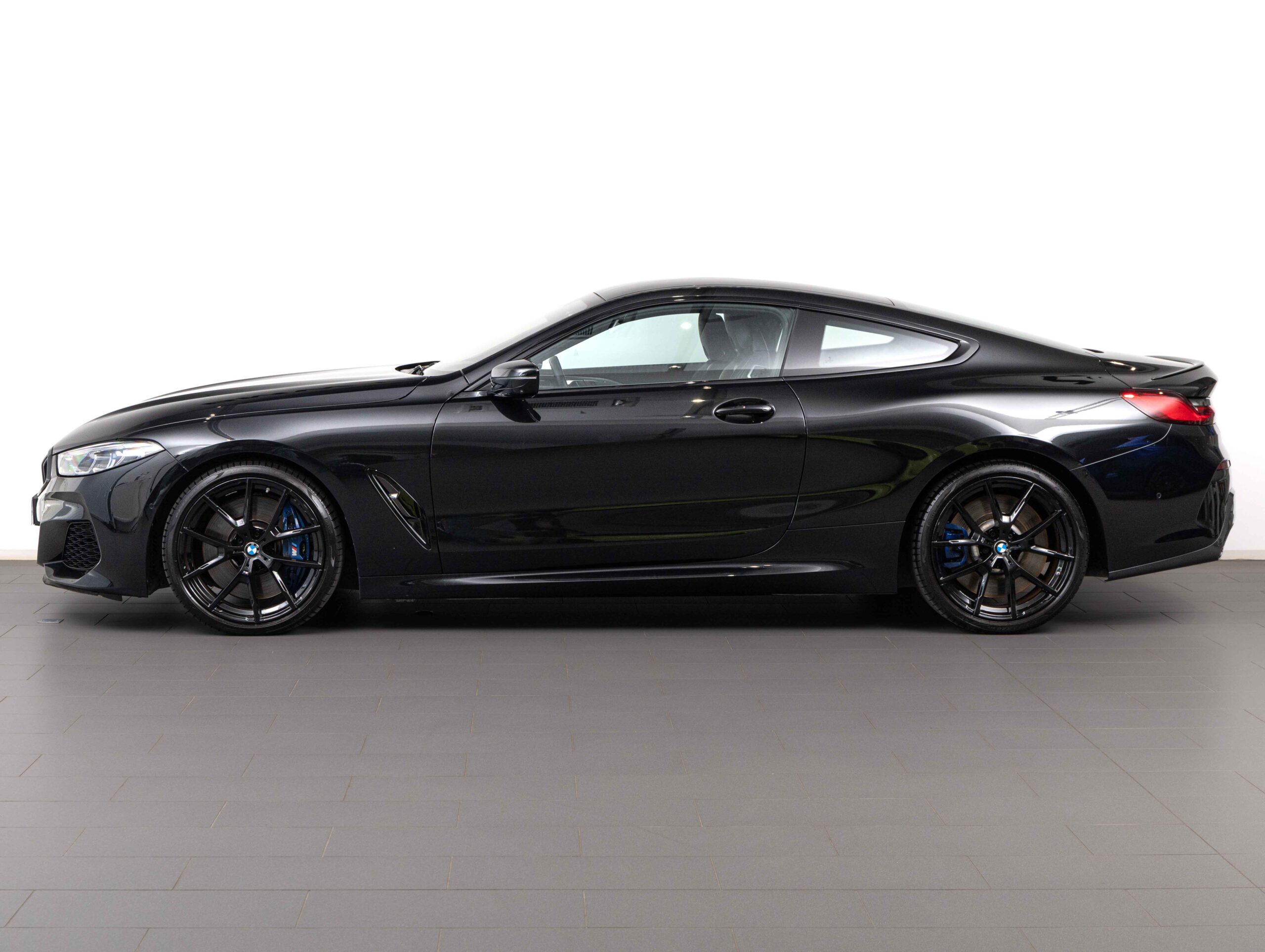 BMW M850i xDrive Coupe