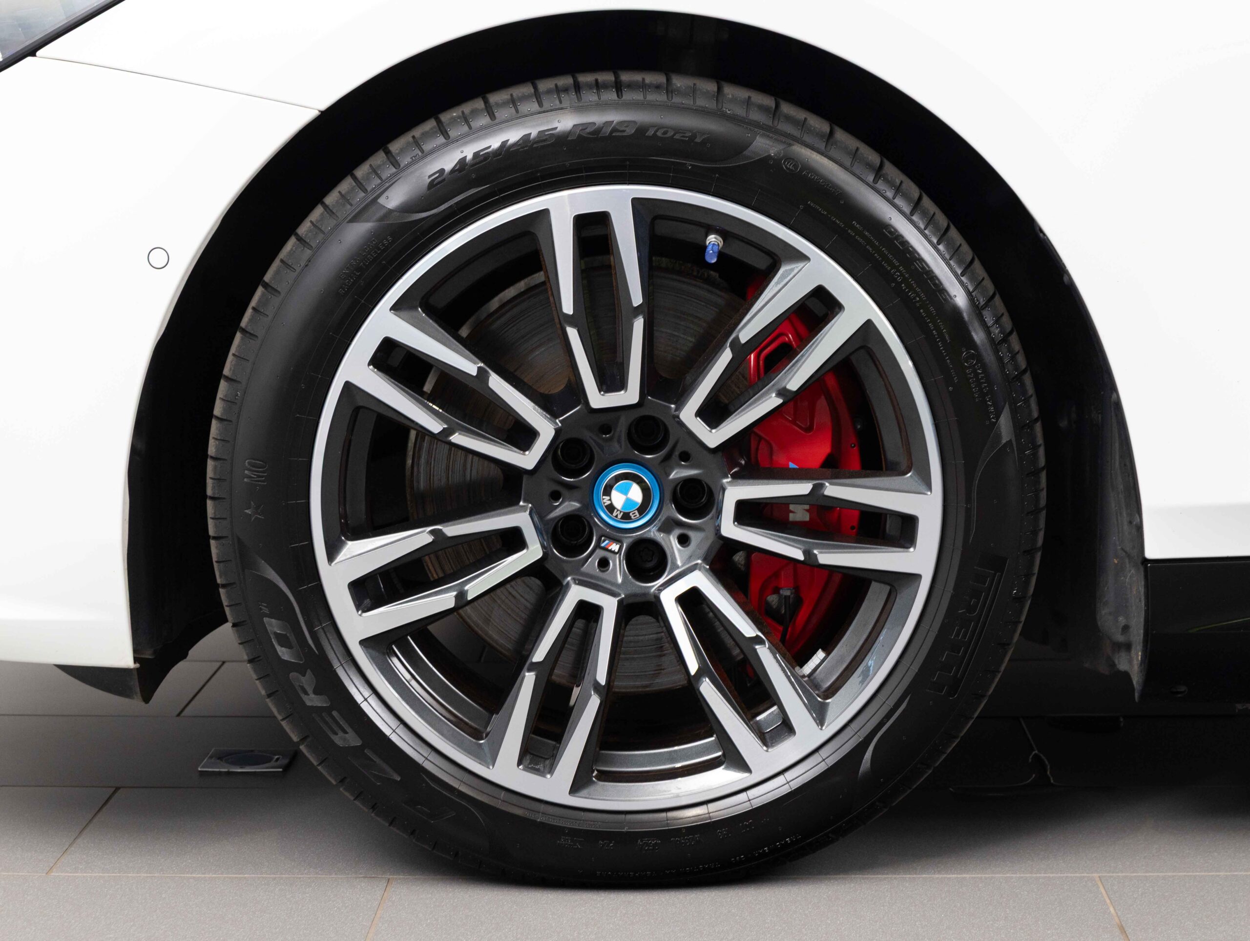 BMW i5 xDrive40