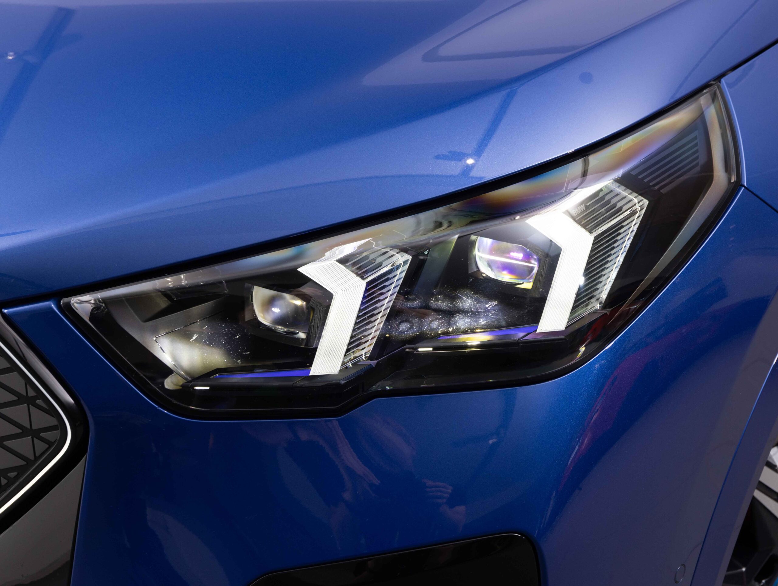BMW iX2 xDrive30
