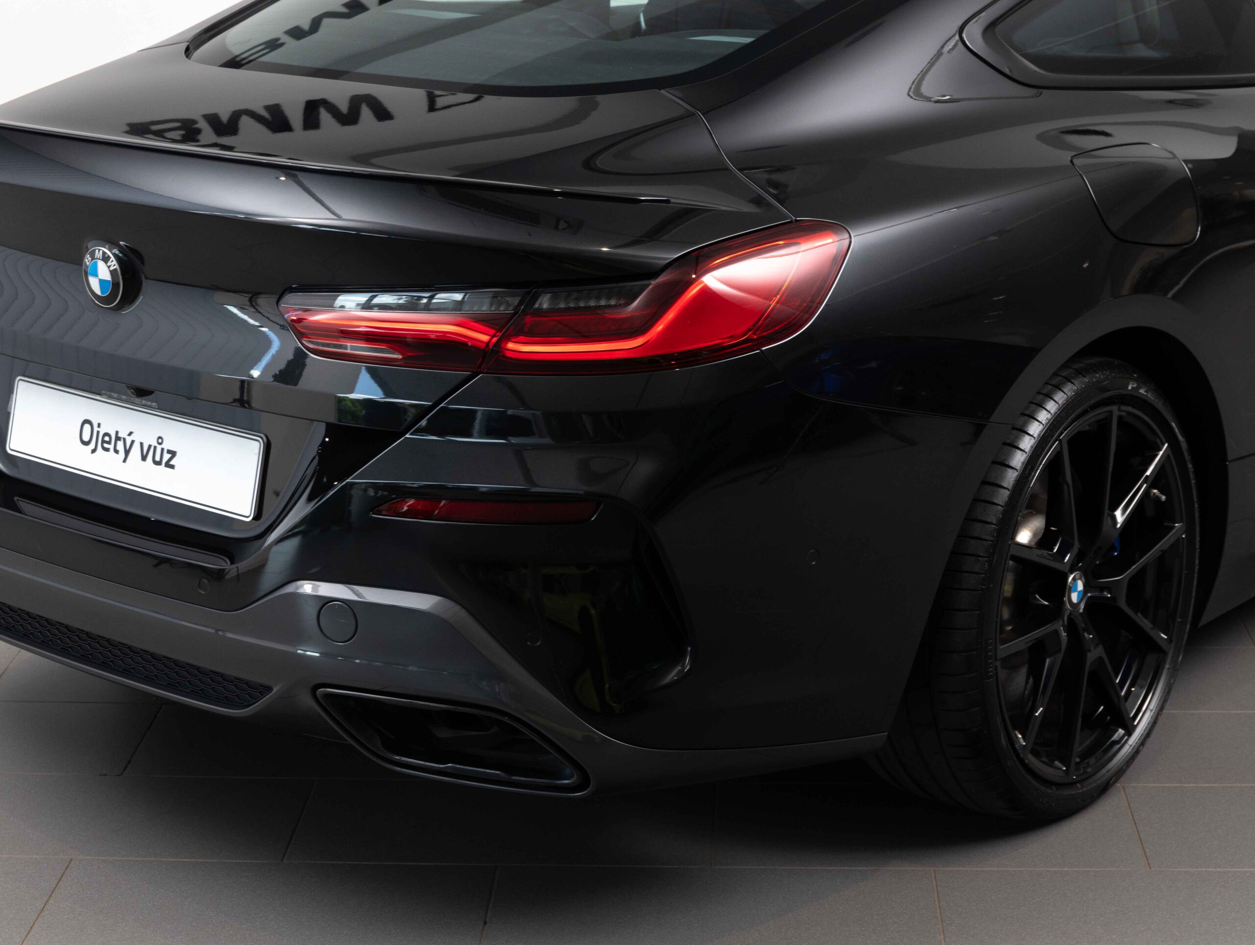 BMW M850i xDrive Coupe