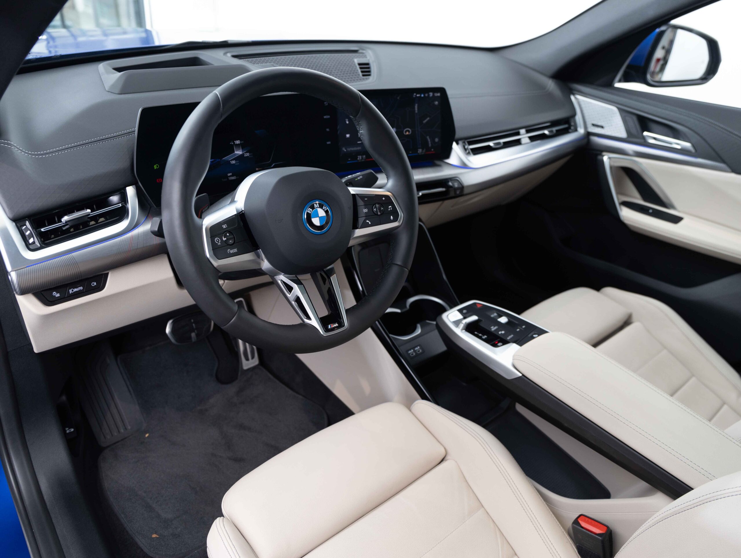 BMW iX2 xDrive30
