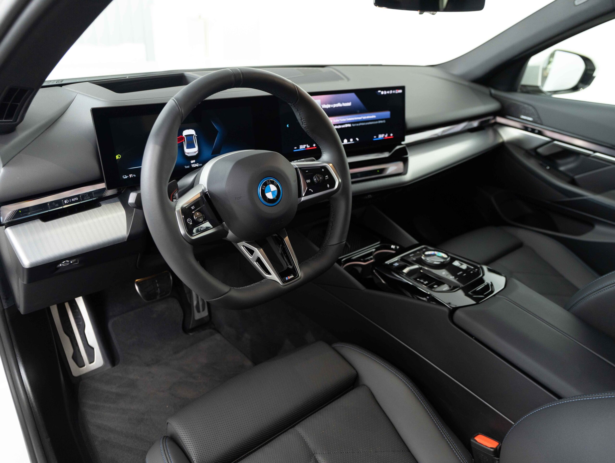 BMW i5 xDrive40
