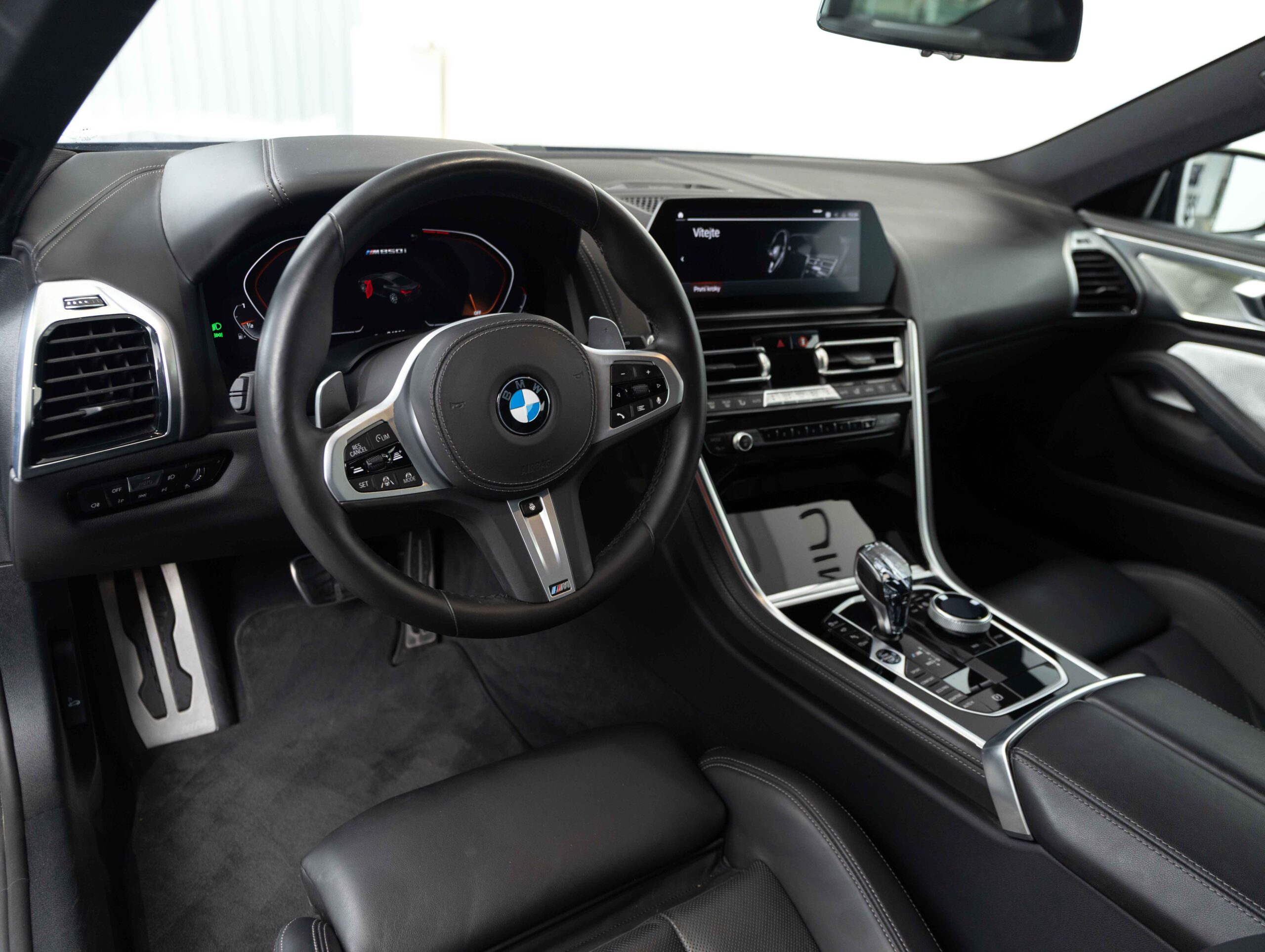 BMW M850i xDrive Coupe