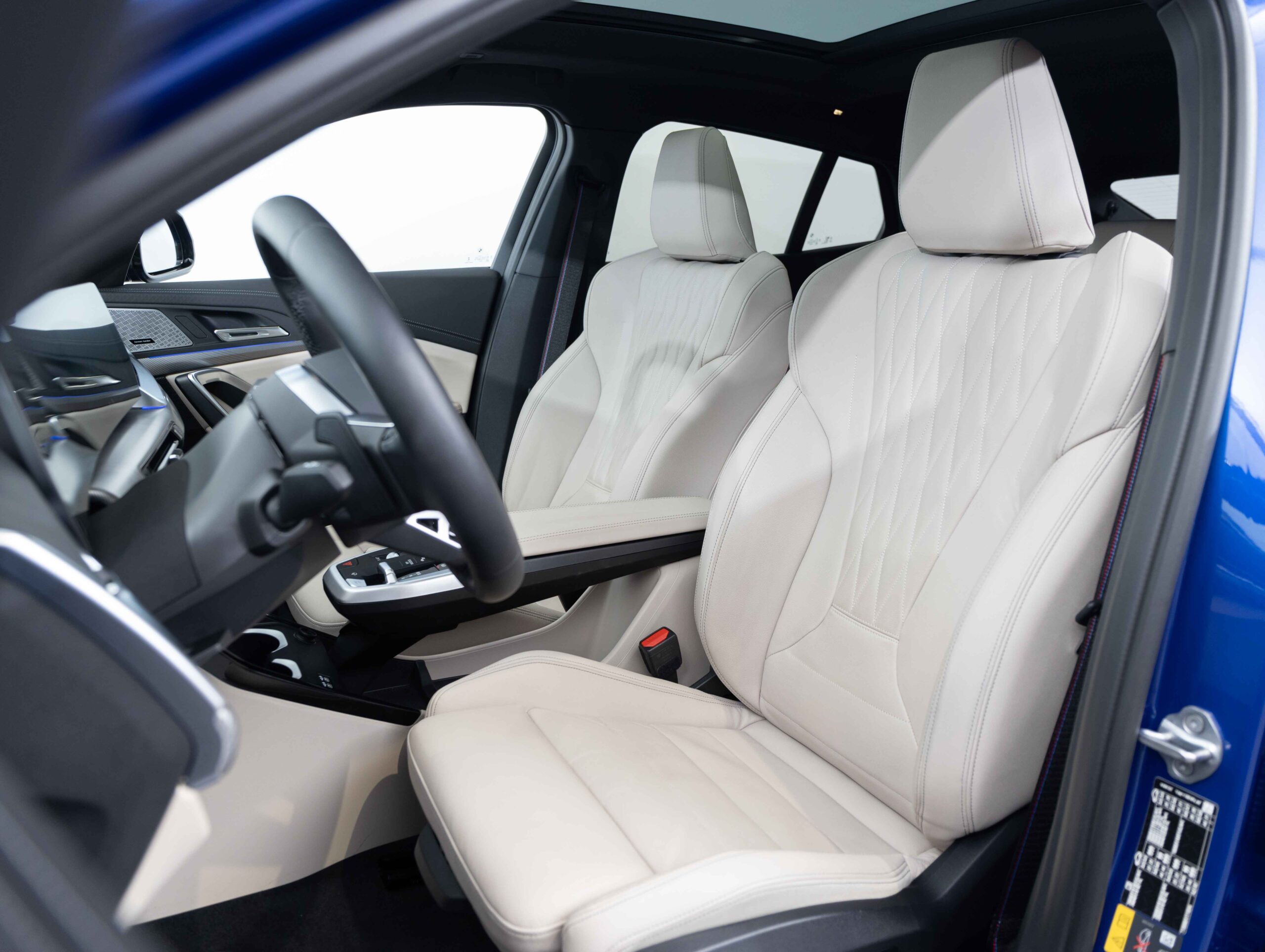 BMW iX2 xDrive30
