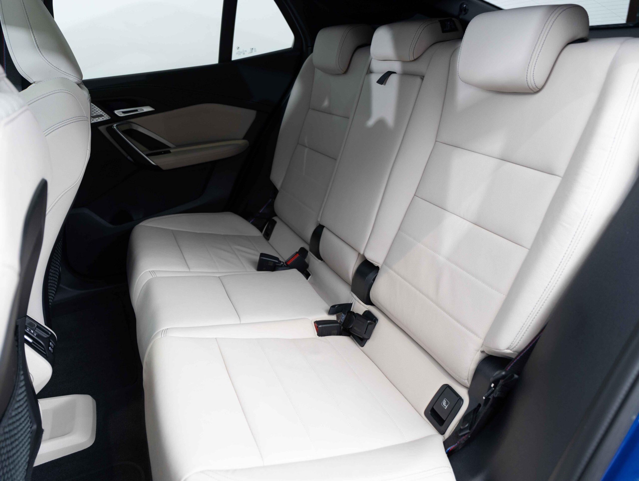 BMW iX2 xDrive30