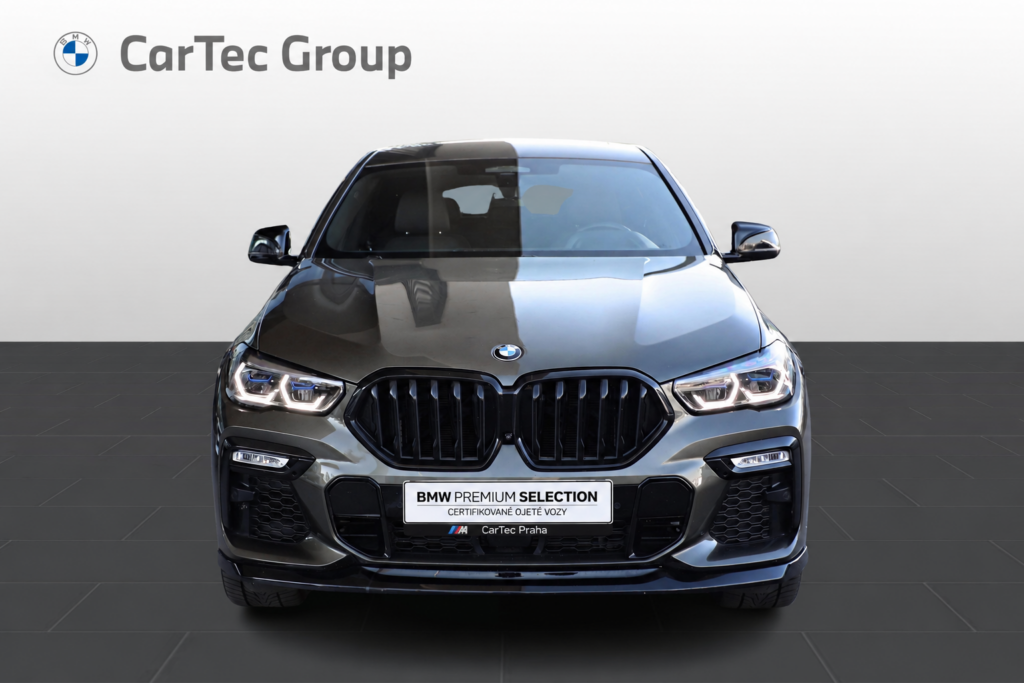 BMW X6 M50i