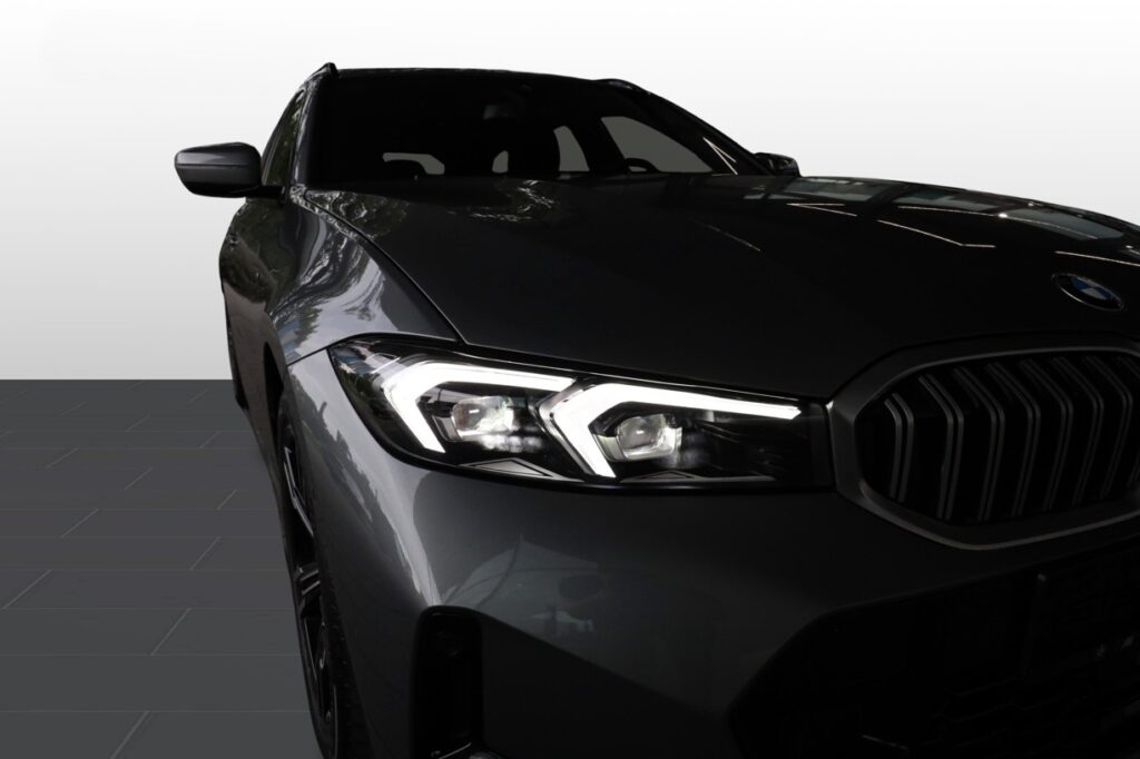 BMW 330i xDrive Touring