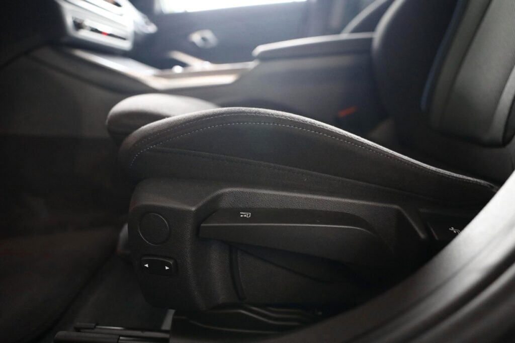 BMW 330i xDrive Touring