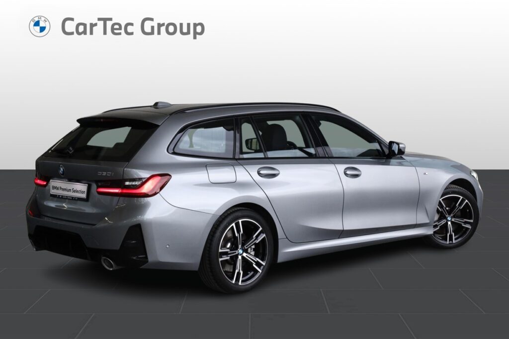 BMW 330i xDrive Touring