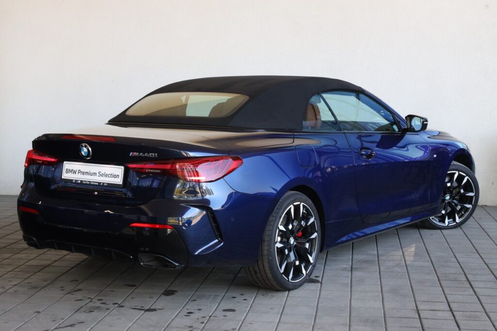 BMW M440i xDrive Convertible