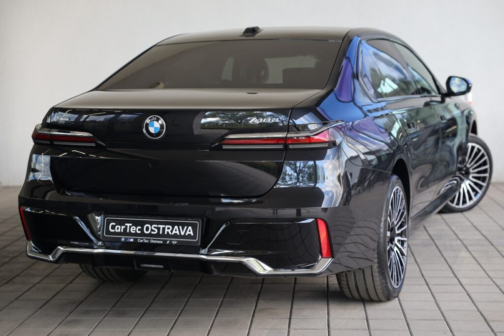 BMW 740d xDrive Sedan