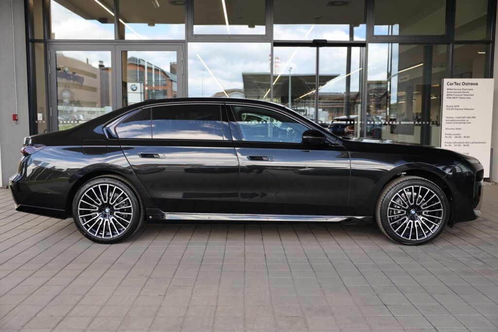 BMW 740d xDrive Sedan