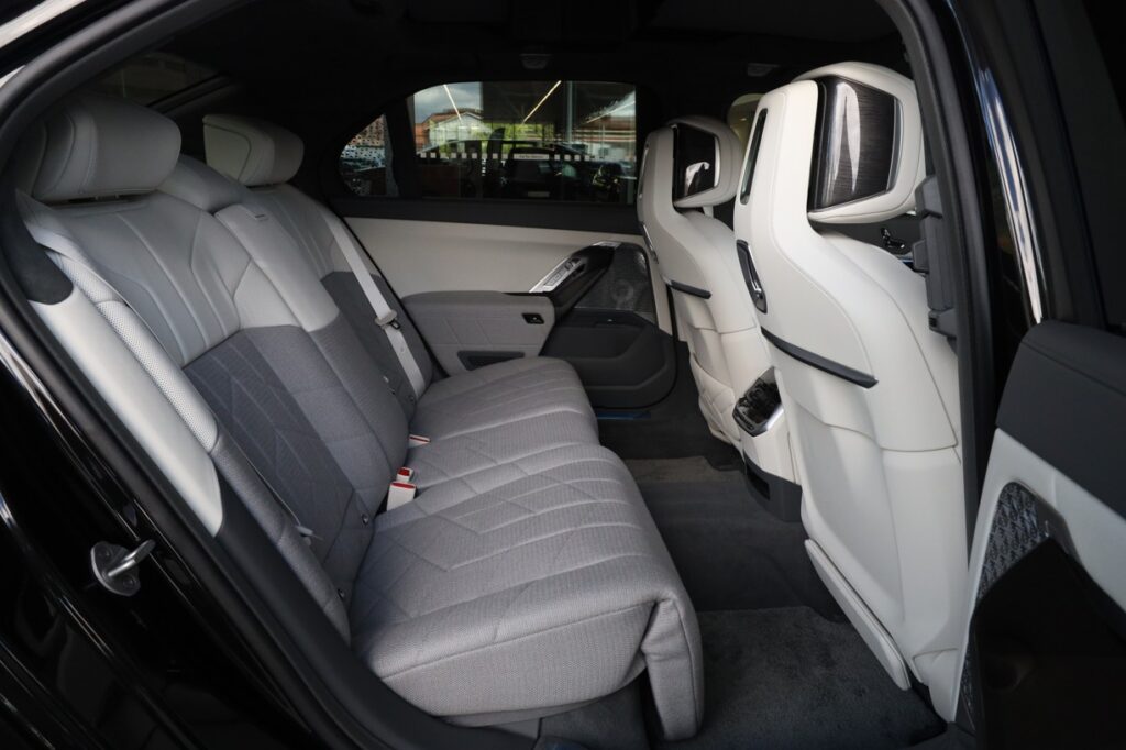 BMW 740d xDrive Sedan