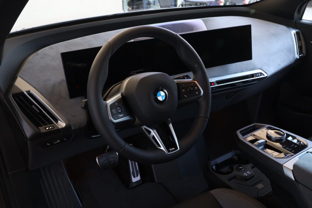 BMW iX xDrive45