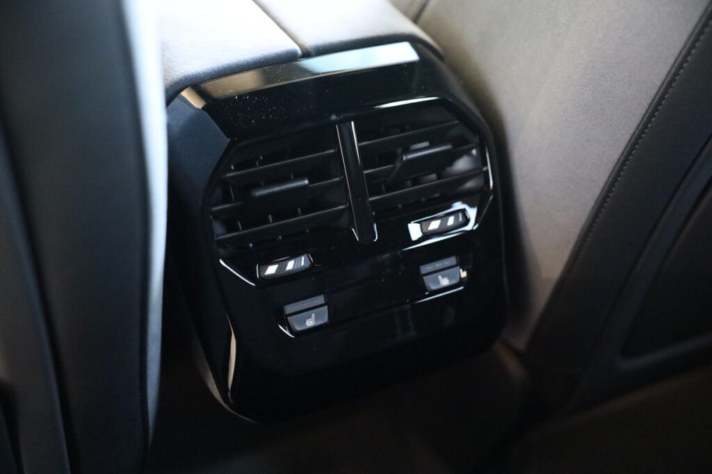 BMW iX xDrive45