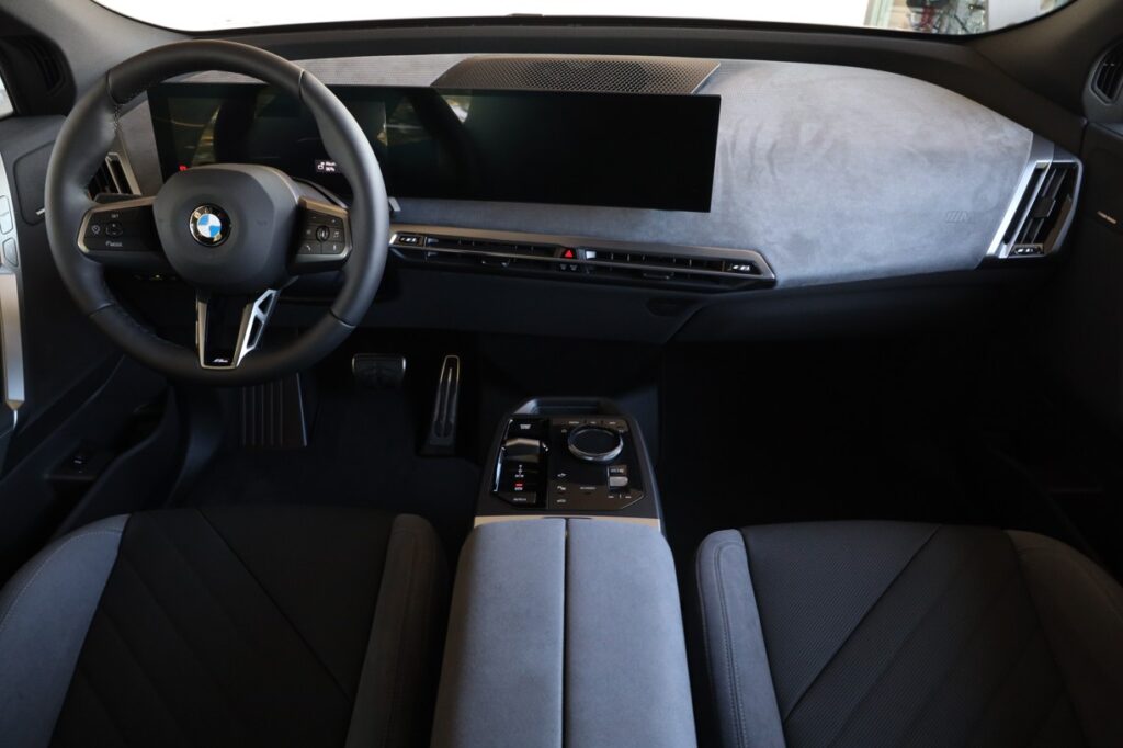 BMW iX xDrive45
