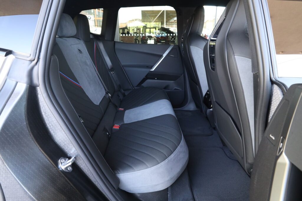 BMW iX xDrive45