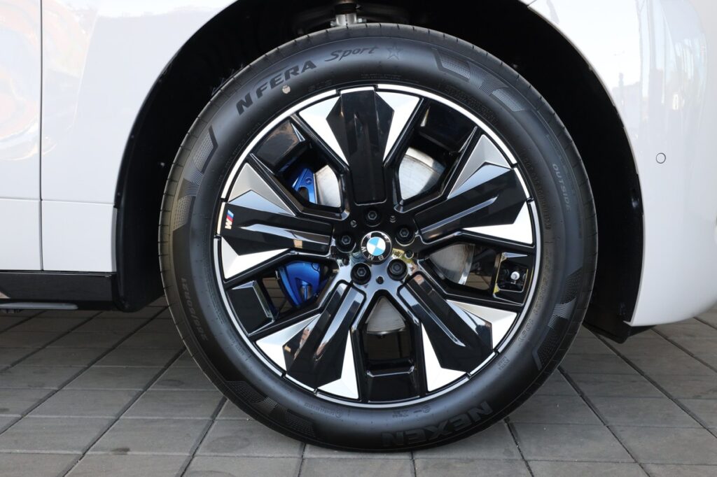 BMW iX xDrive45