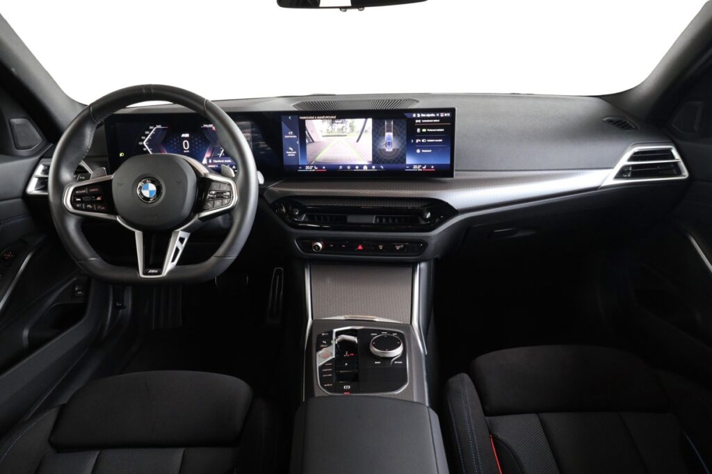 BMW 330i xDrive Touring
