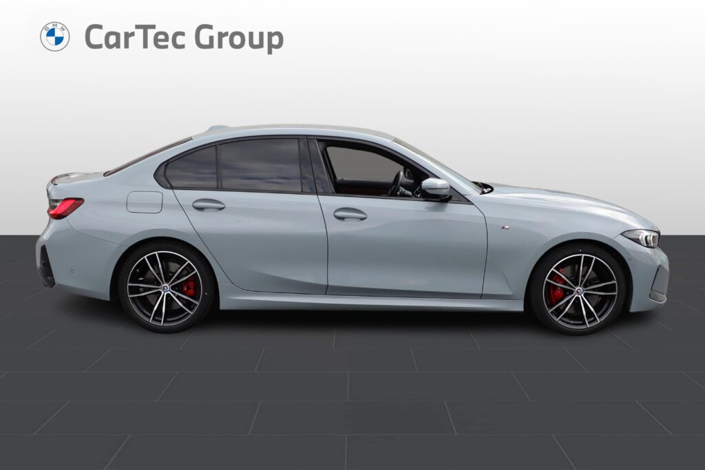 BMW 330i Sedan