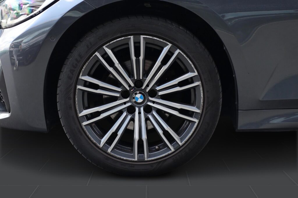 BMW 320d xDrive Touring