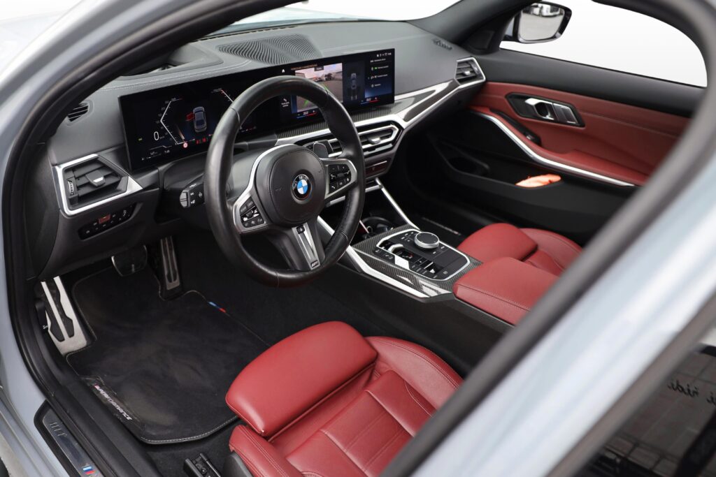 BMW 330i Sedan
