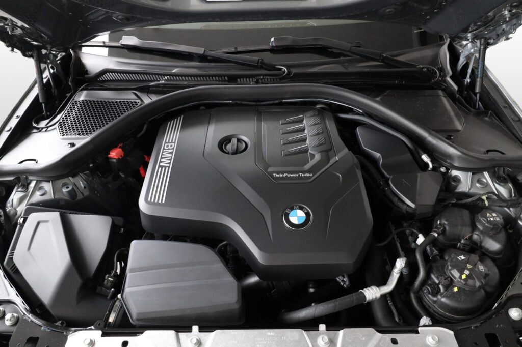 BMW 330i xDrive Touring