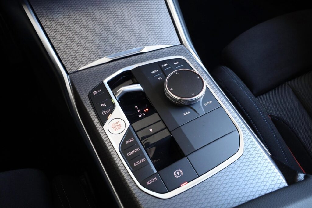 BMW 330i xDrive Touring