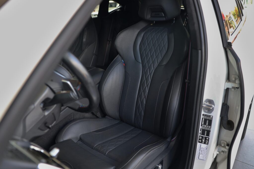 BMW X6 M60i