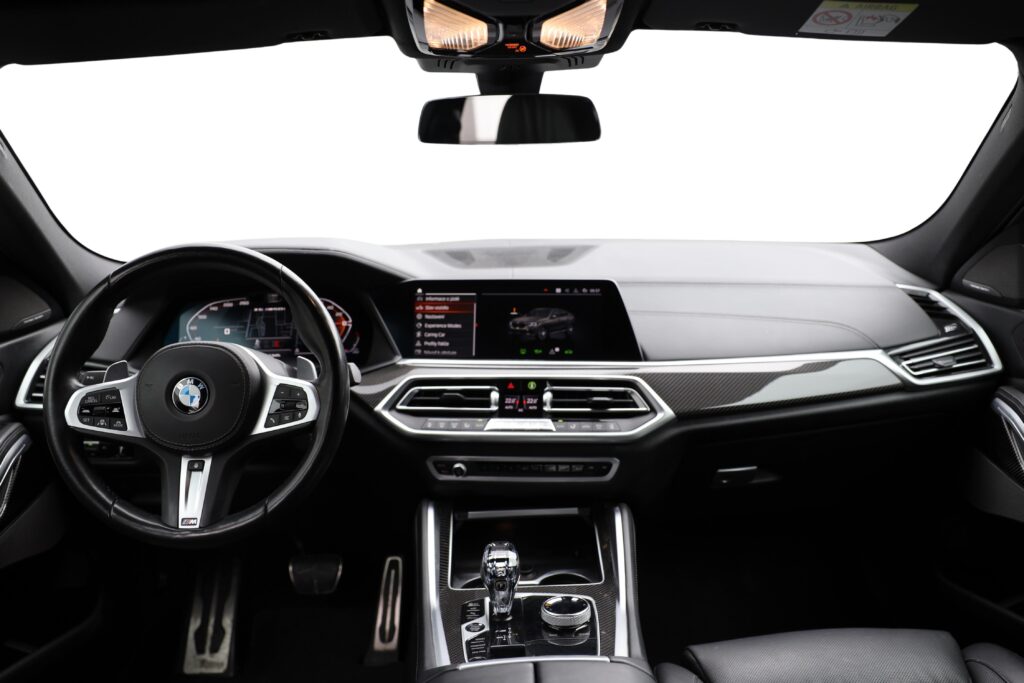 BMW X6 M50i