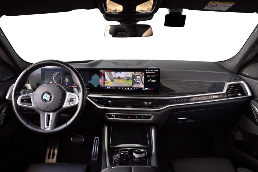 BMW X6 M60i