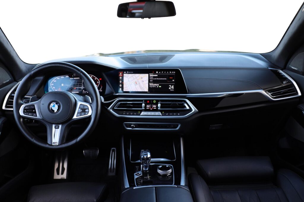 BMW X5 M50i