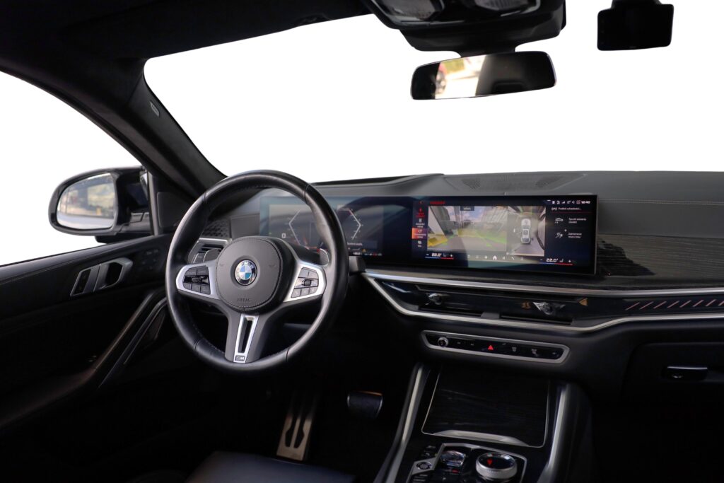 BMW X6 M60i