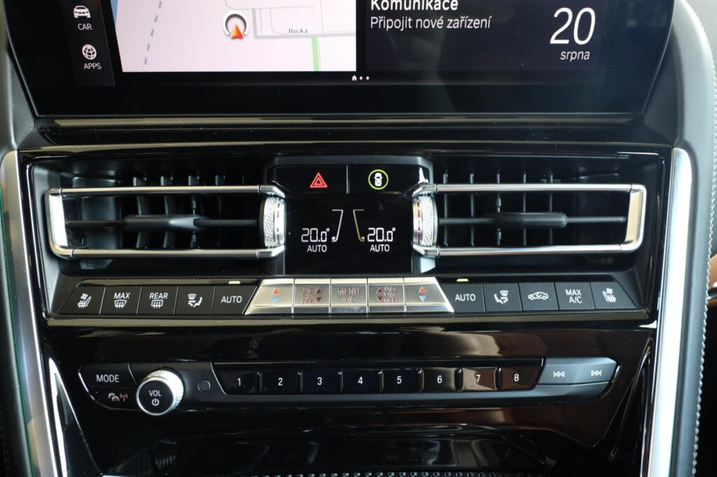 BMW M850i xDrive Coupe