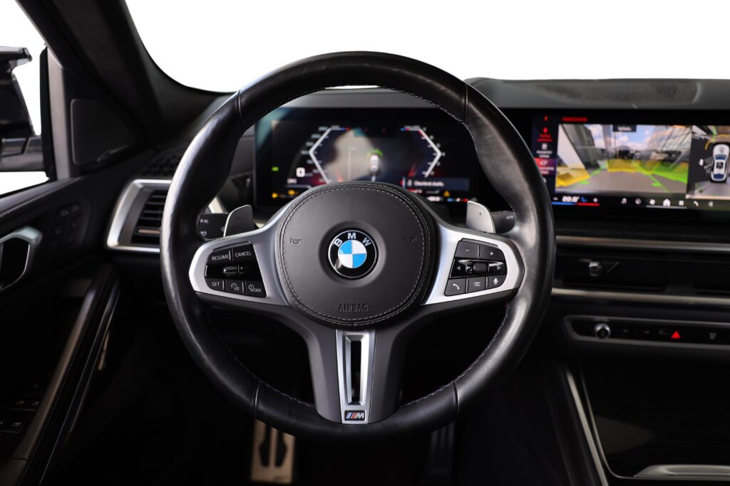 BMW X6 M60i