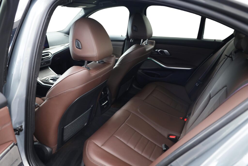 BMW 330e Sedan