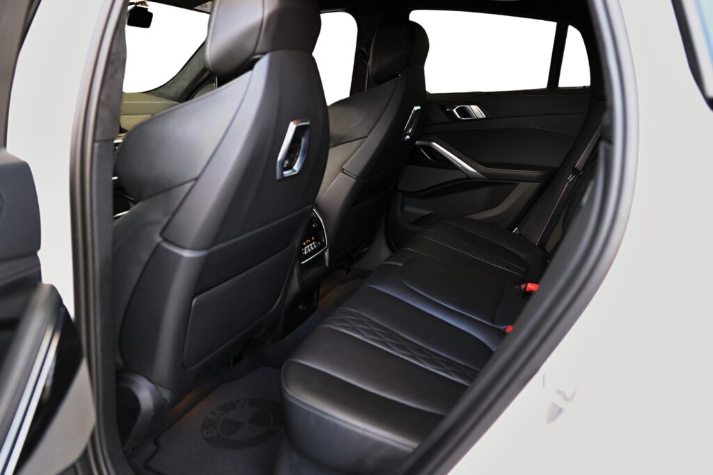 BMW X6 M60i