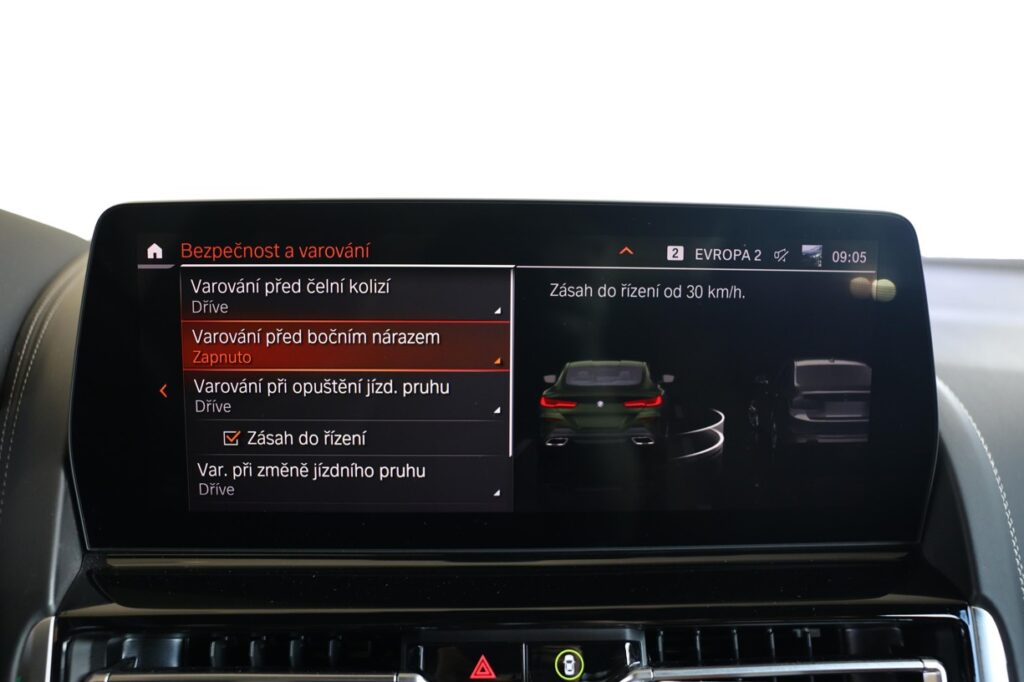 BMW M850i xDrive Coupe
