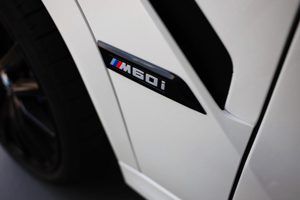 BMW X6 M60i