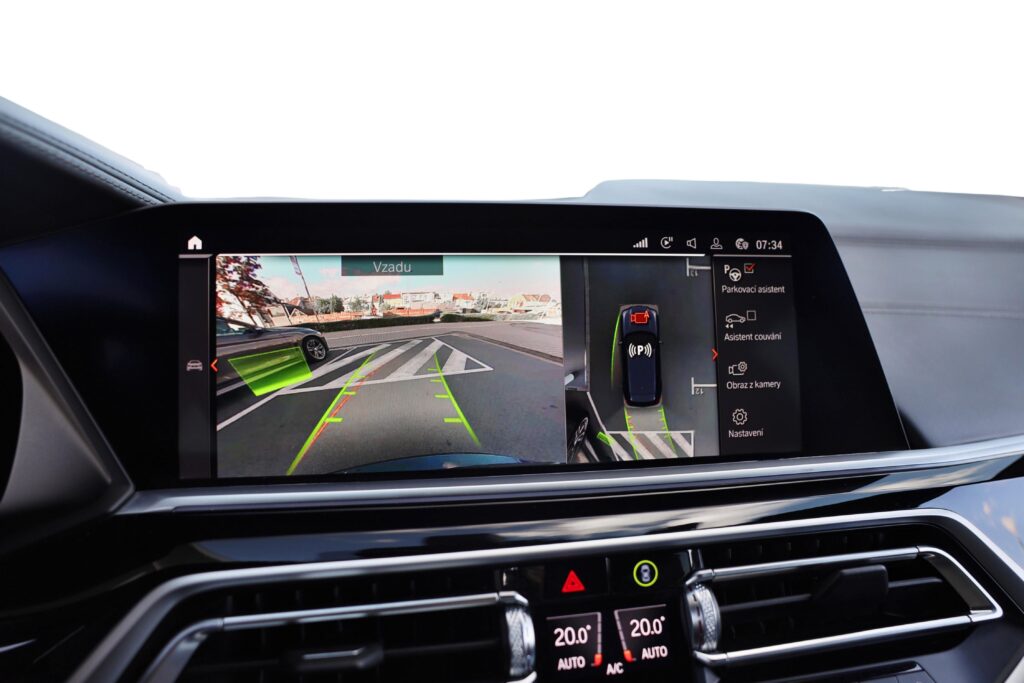 BMW X5 M50i