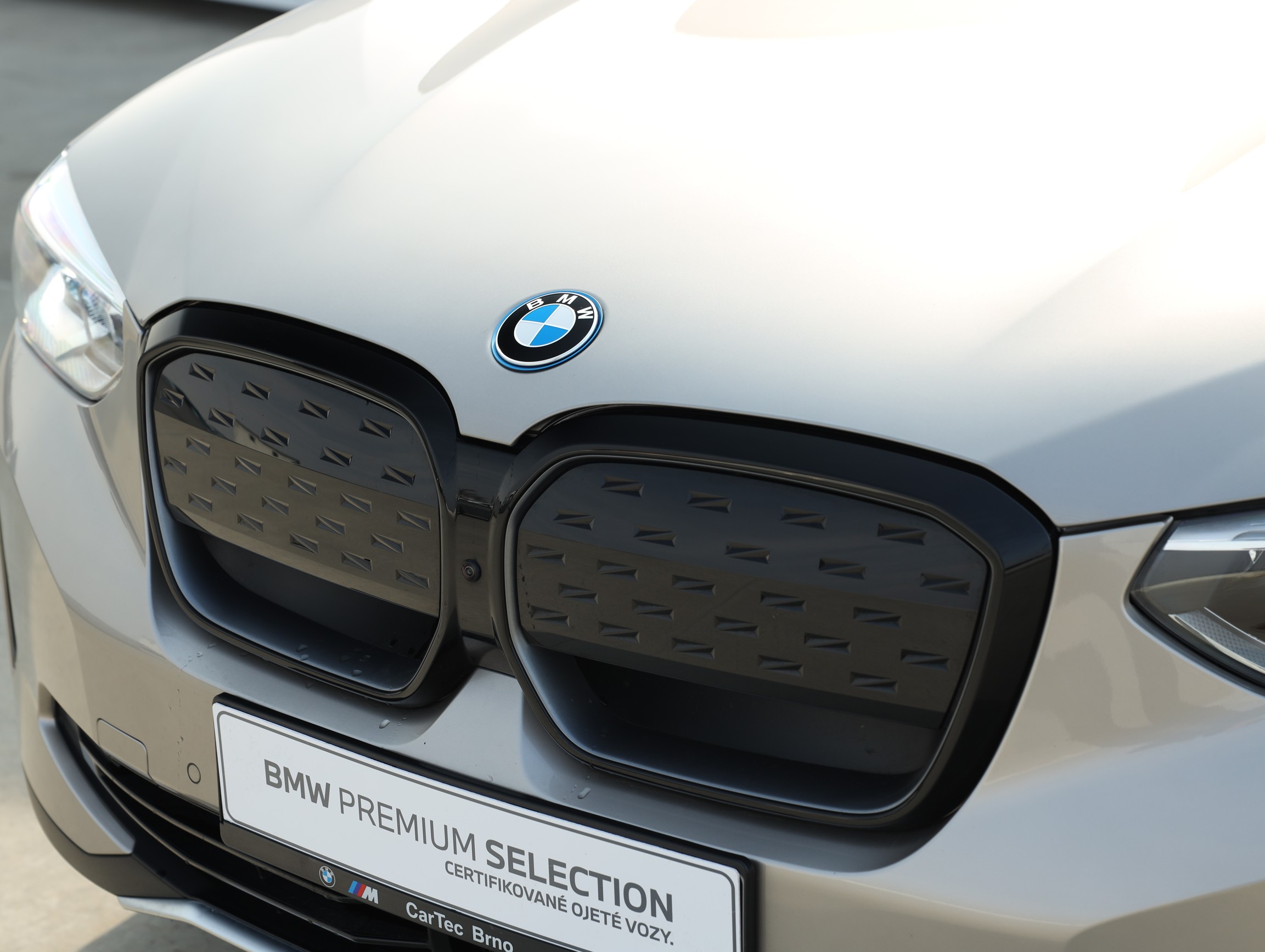 BMW iX3