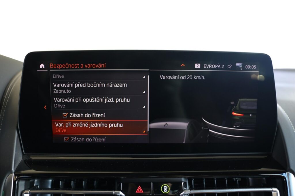 BMW M850i xDrive Coupe