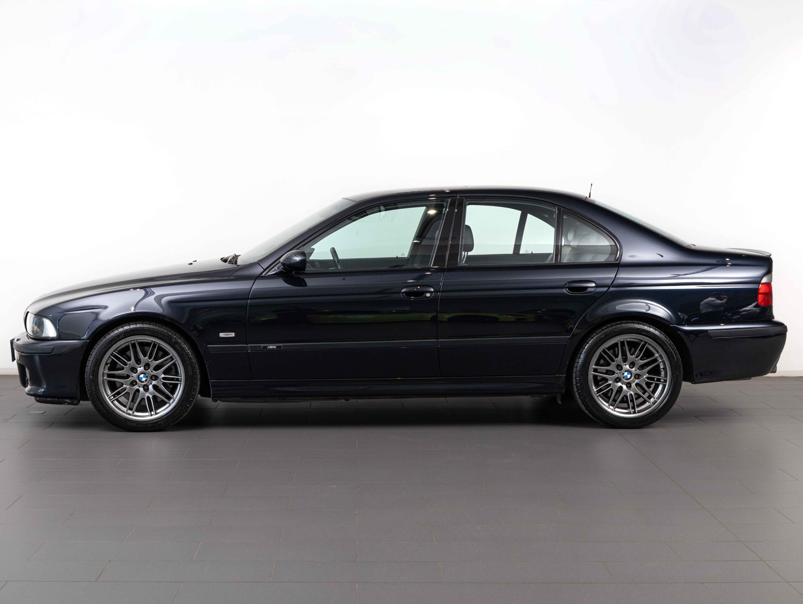 BMW BMW M5