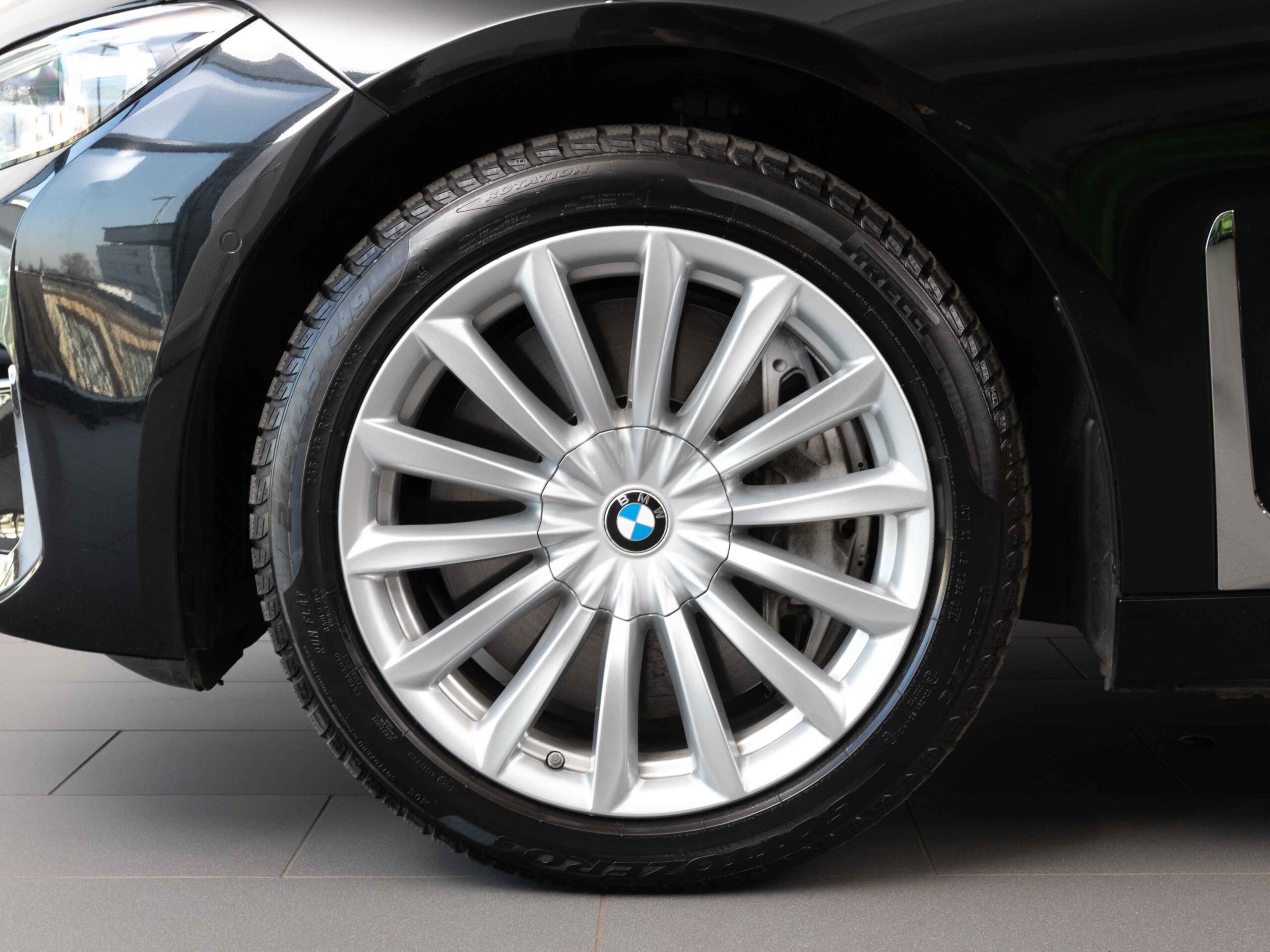 BMW 750Li xDrive Sedan