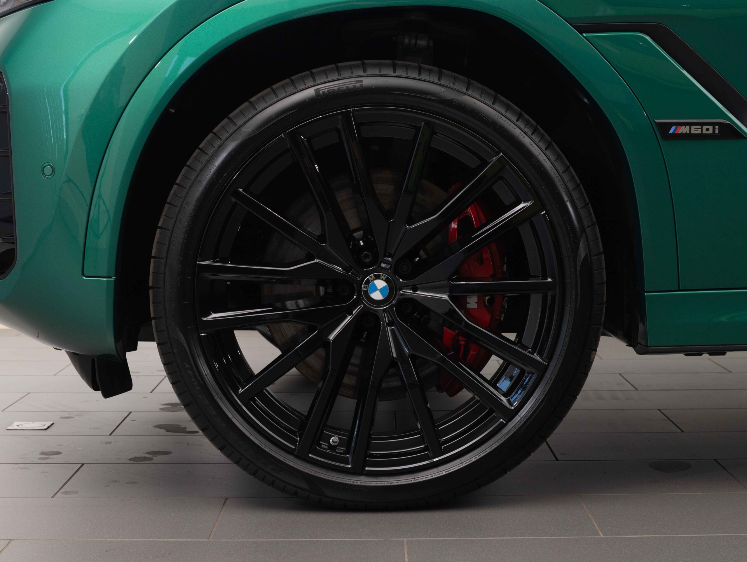 BMW X6 M60i