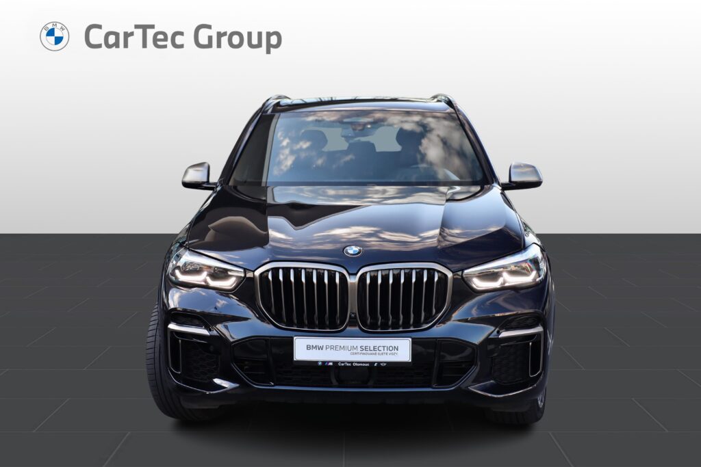 BMW X5 M50i