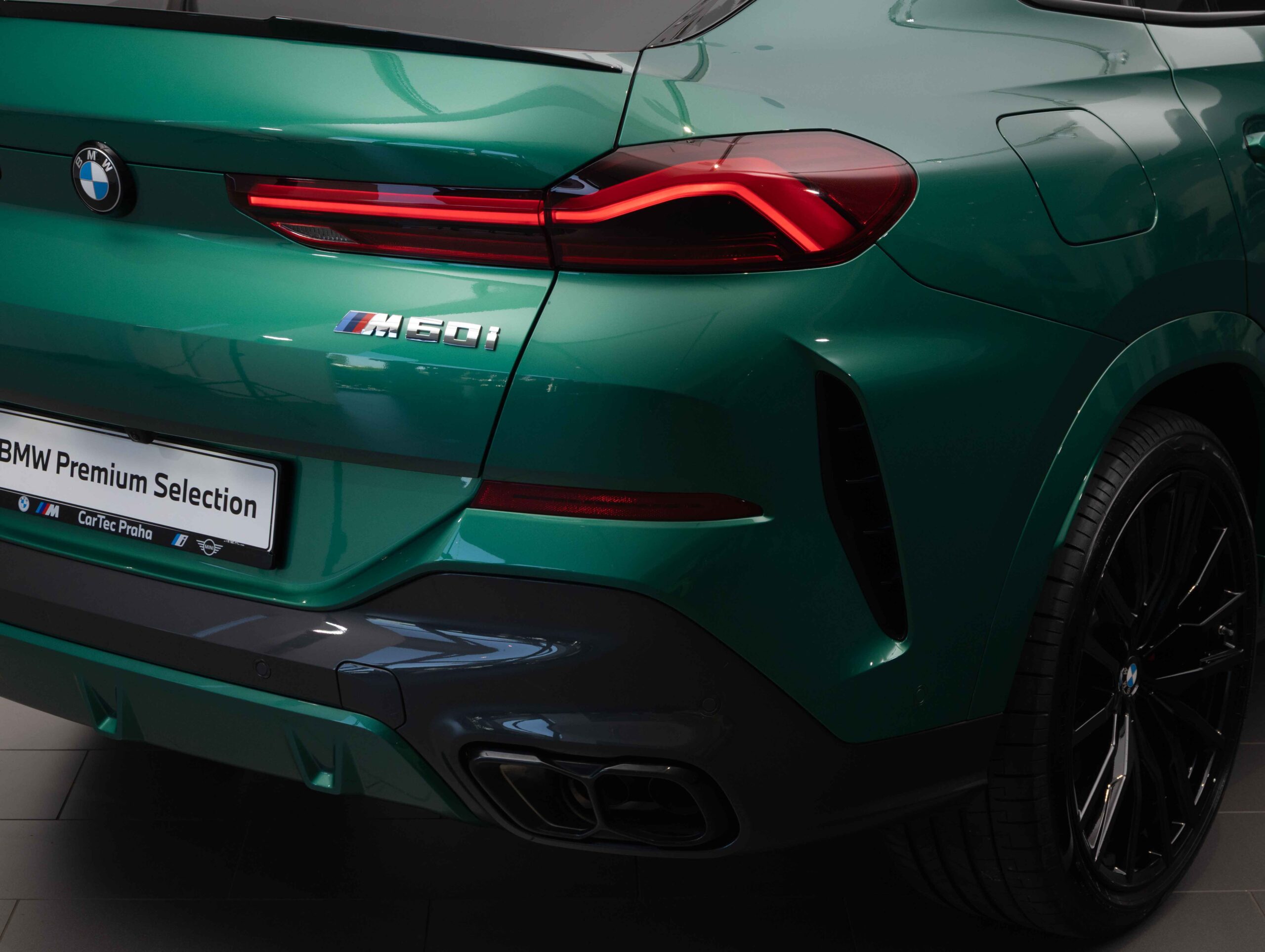 BMW X6 M60i