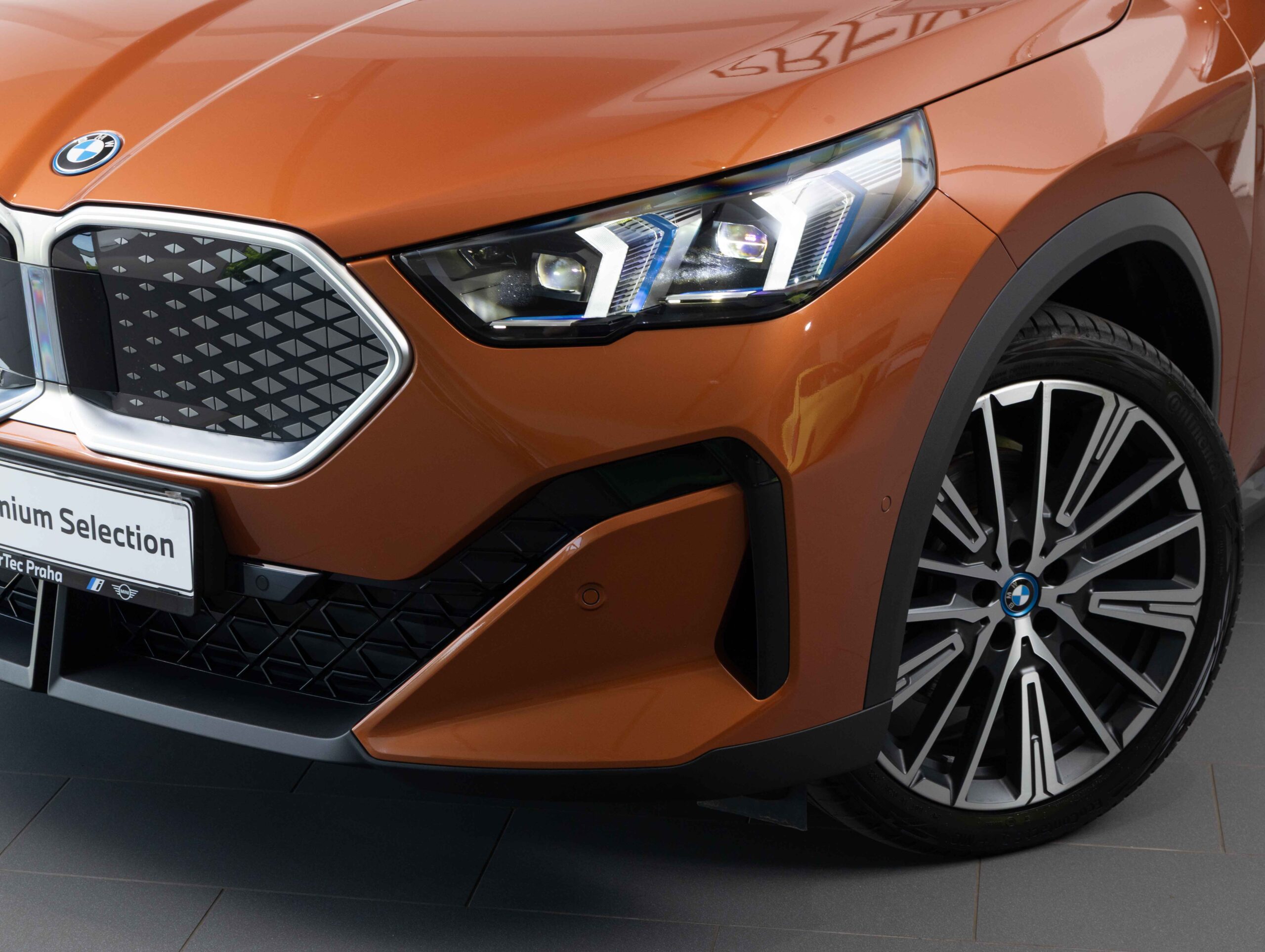 BMW iX2 xDrive30