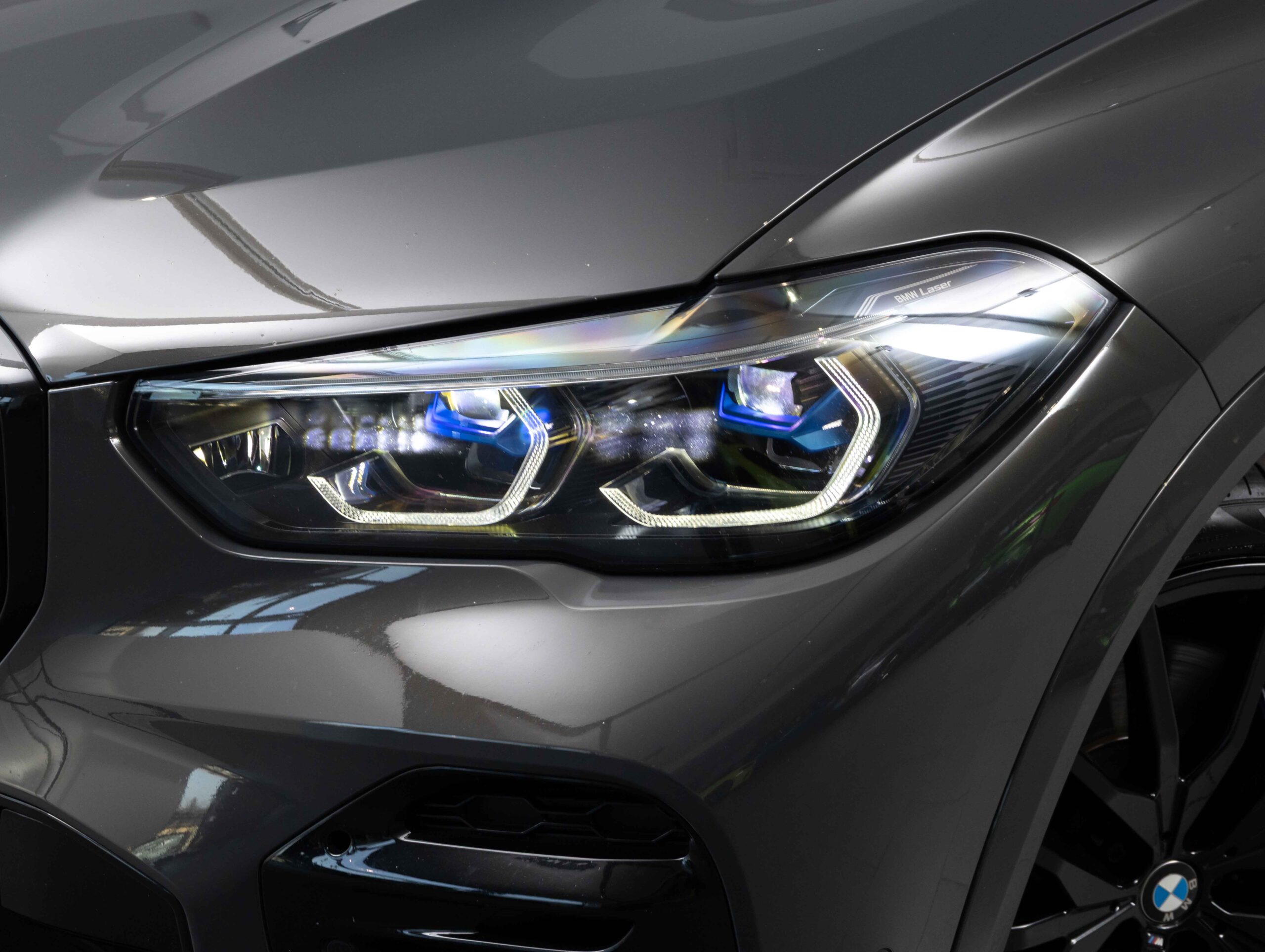 BMW X5 M50i