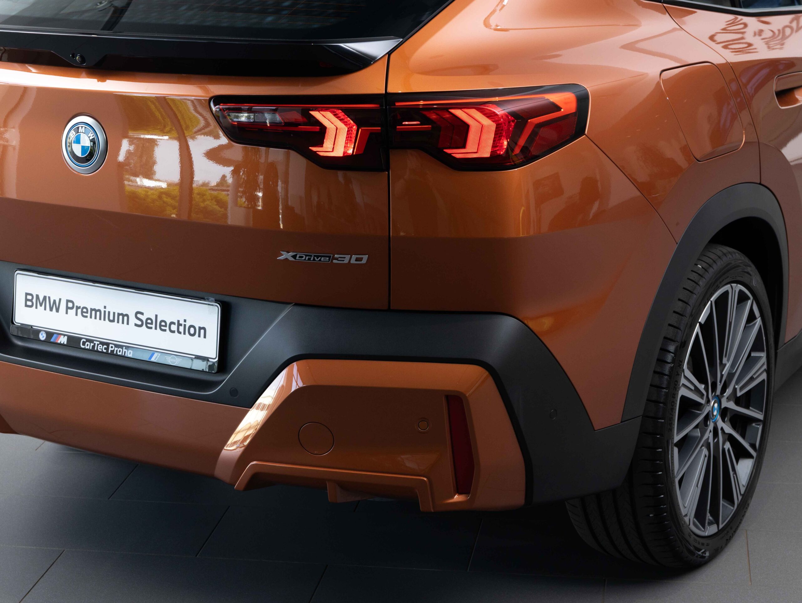 BMW iX2 xDrive30